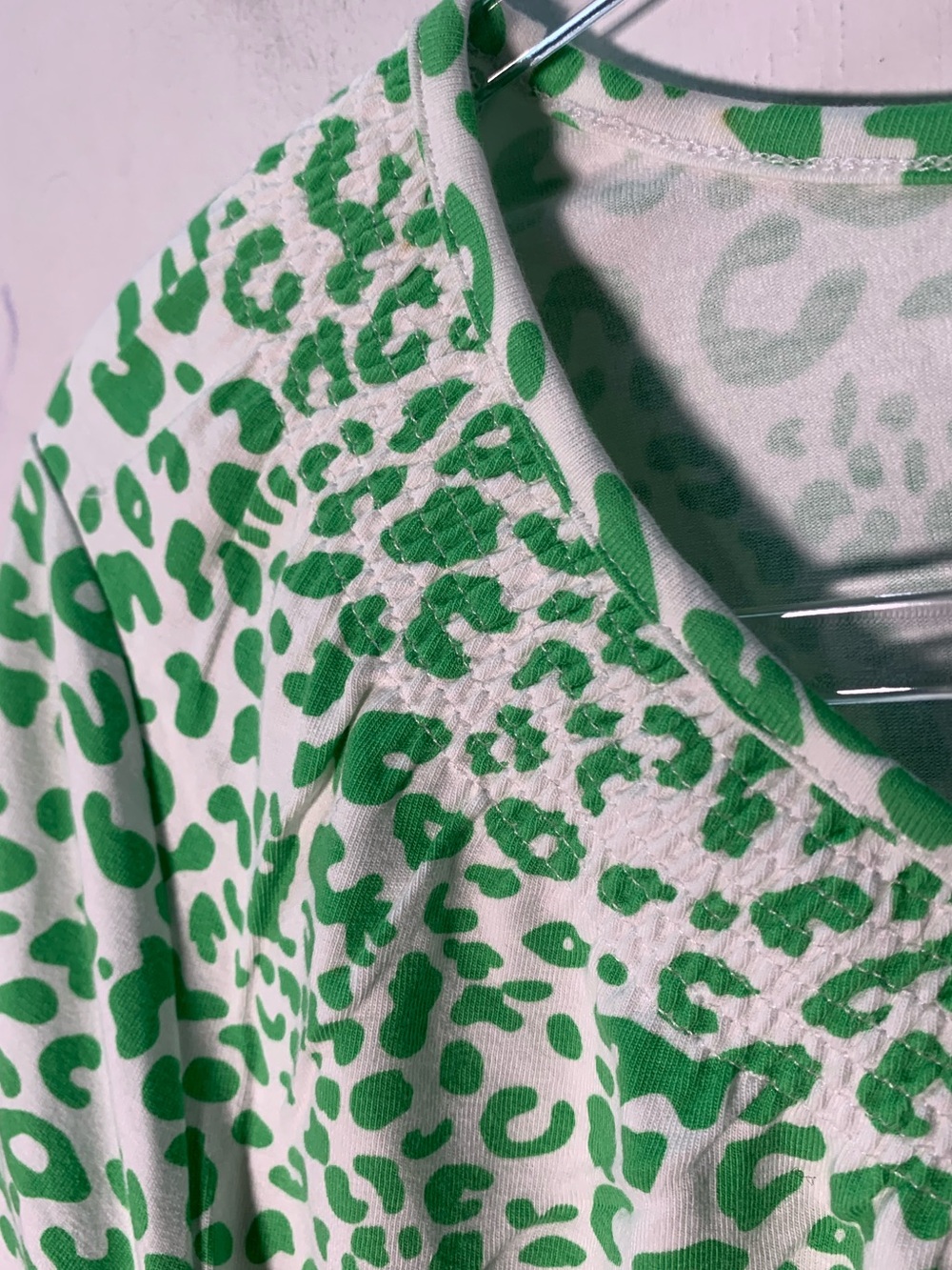 D & Co plus Women's Short Sleeve Scoop Neck Tee Green Animal Print size 1X 3 pcs - Picture 5 of 14